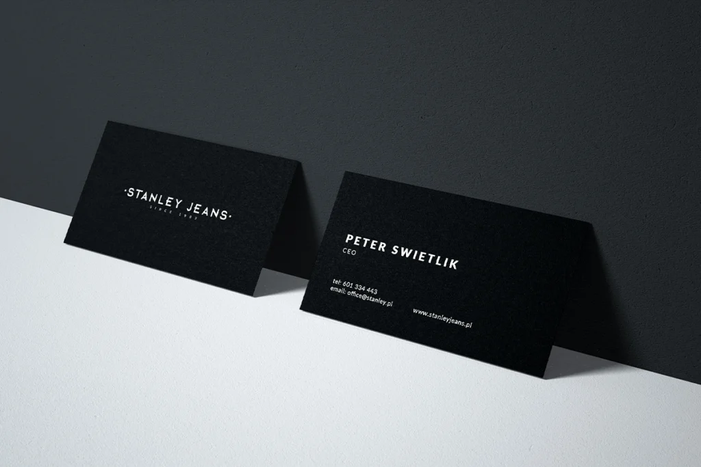 Wizytówki z nowoczesnym logo i elementy identyfikacji wizualnej